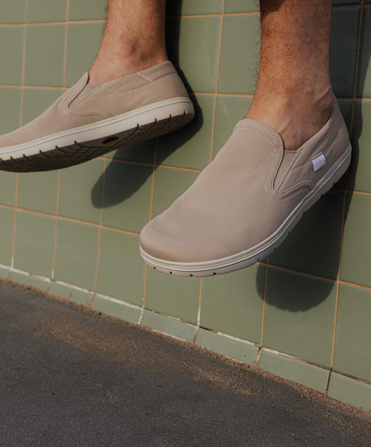 Men's Malibu Taupe on foot